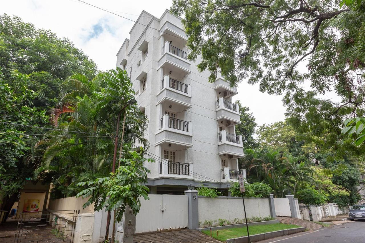 Oyo 23202 Cute Orange Service Apartments Madras Buitenkant foto
