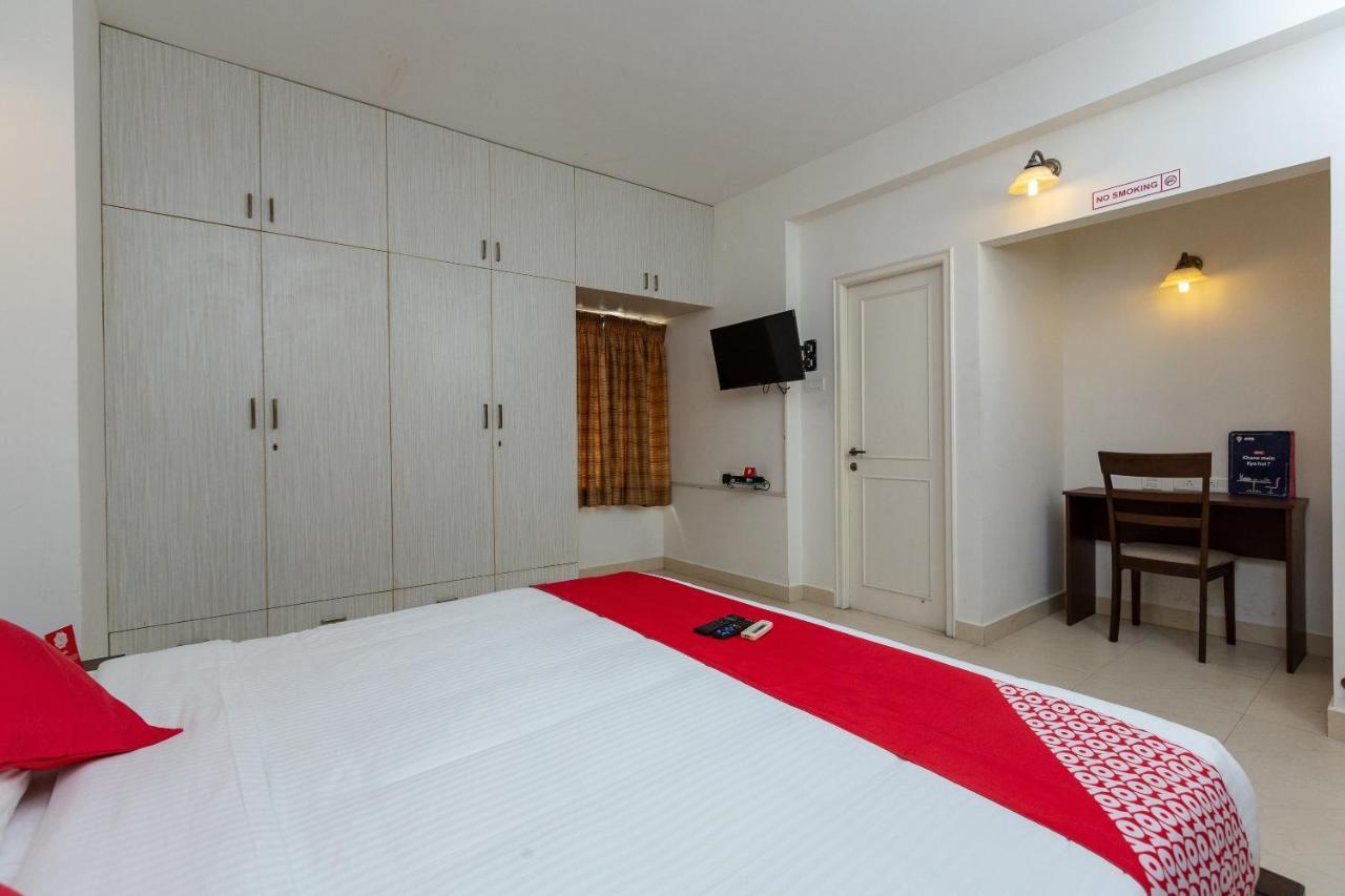 Oyo 23202 Cute Orange Service Apartments Madras Buitenkant foto