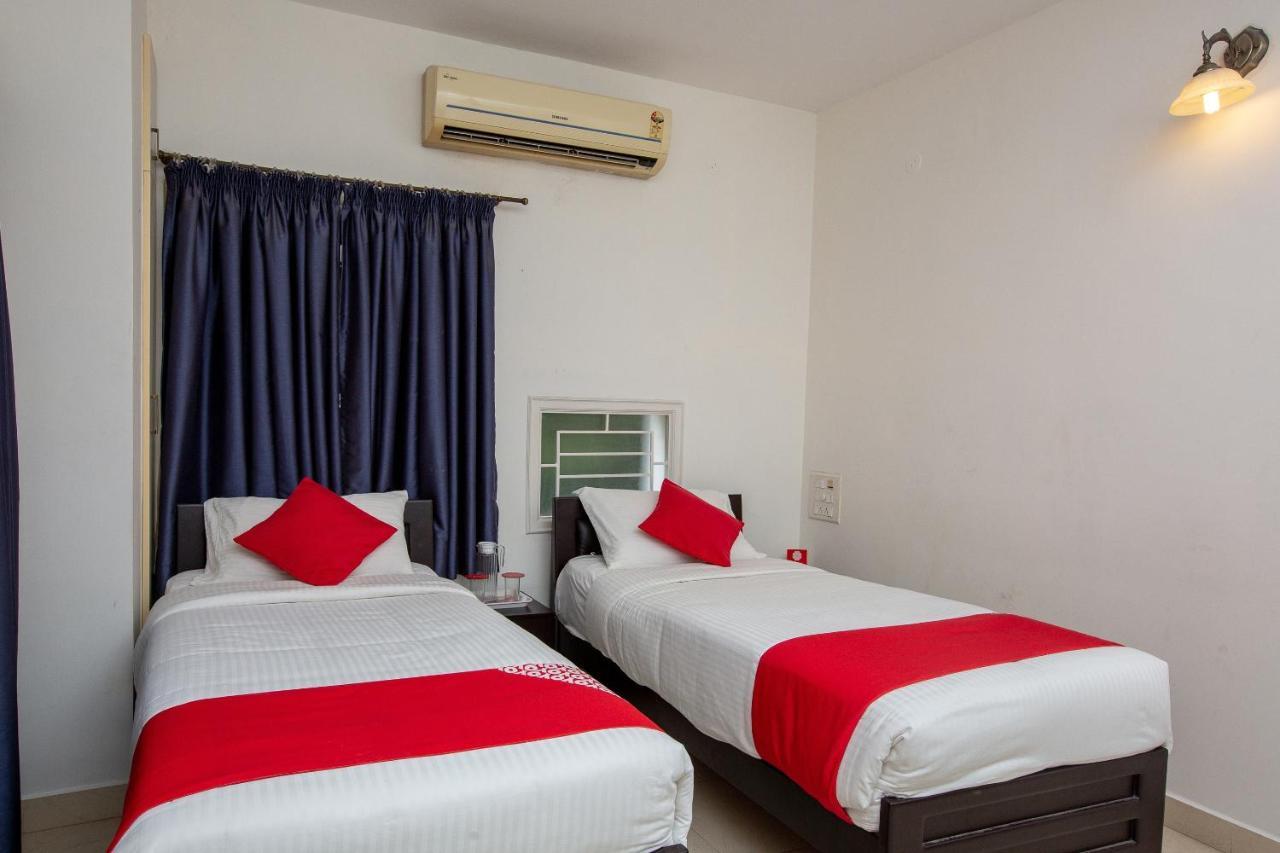 Oyo 23202 Cute Orange Service Apartments Madras Buitenkant foto
