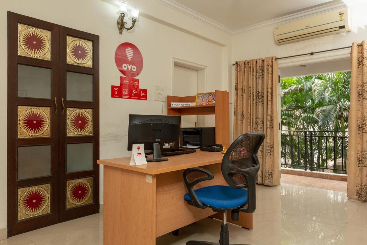 Oyo 23202 Cute Orange Service Apartments Madras Buitenkant foto