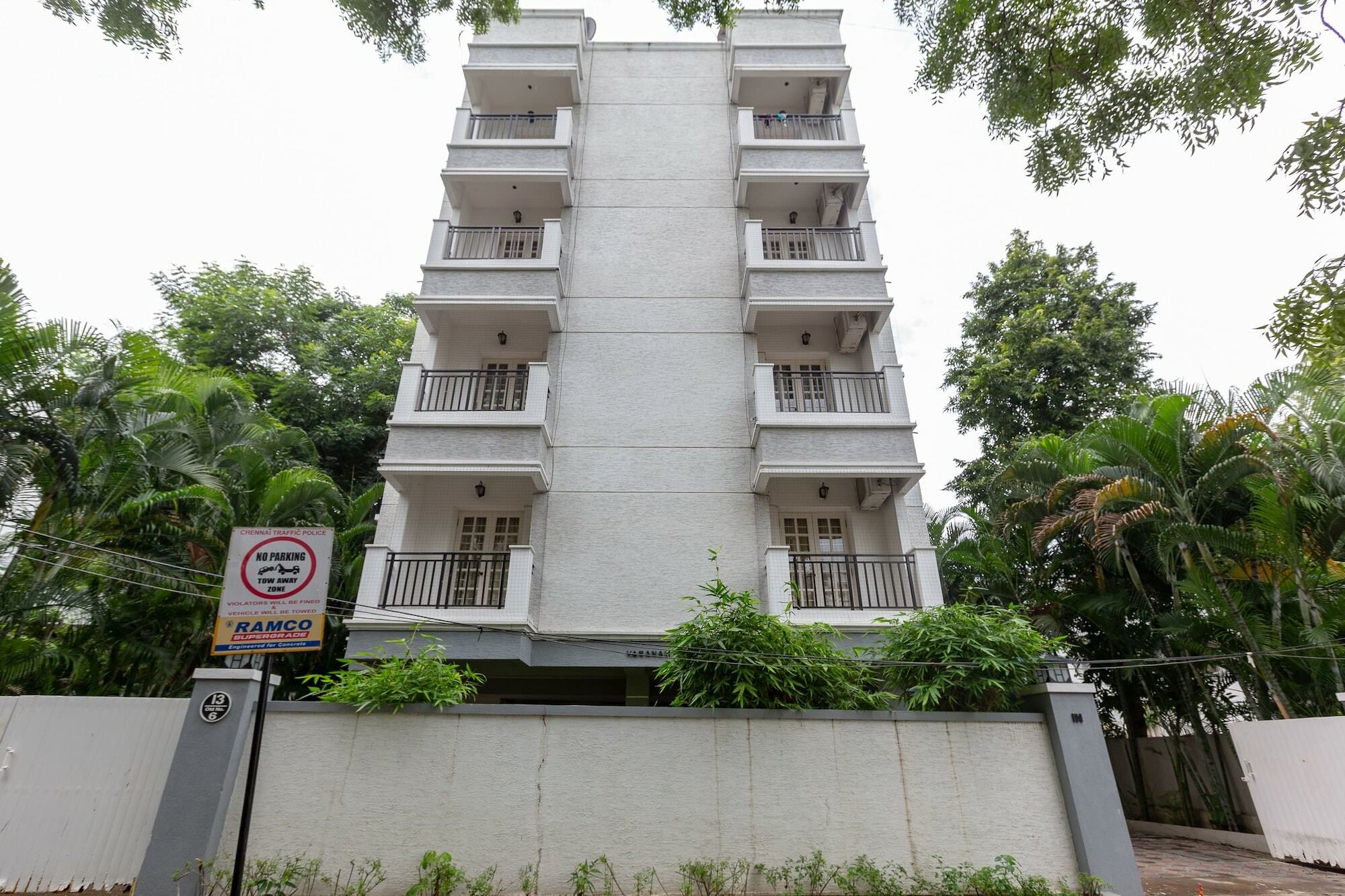 Oyo 23202 Cute Orange Service Apartments Madras Buitenkant foto