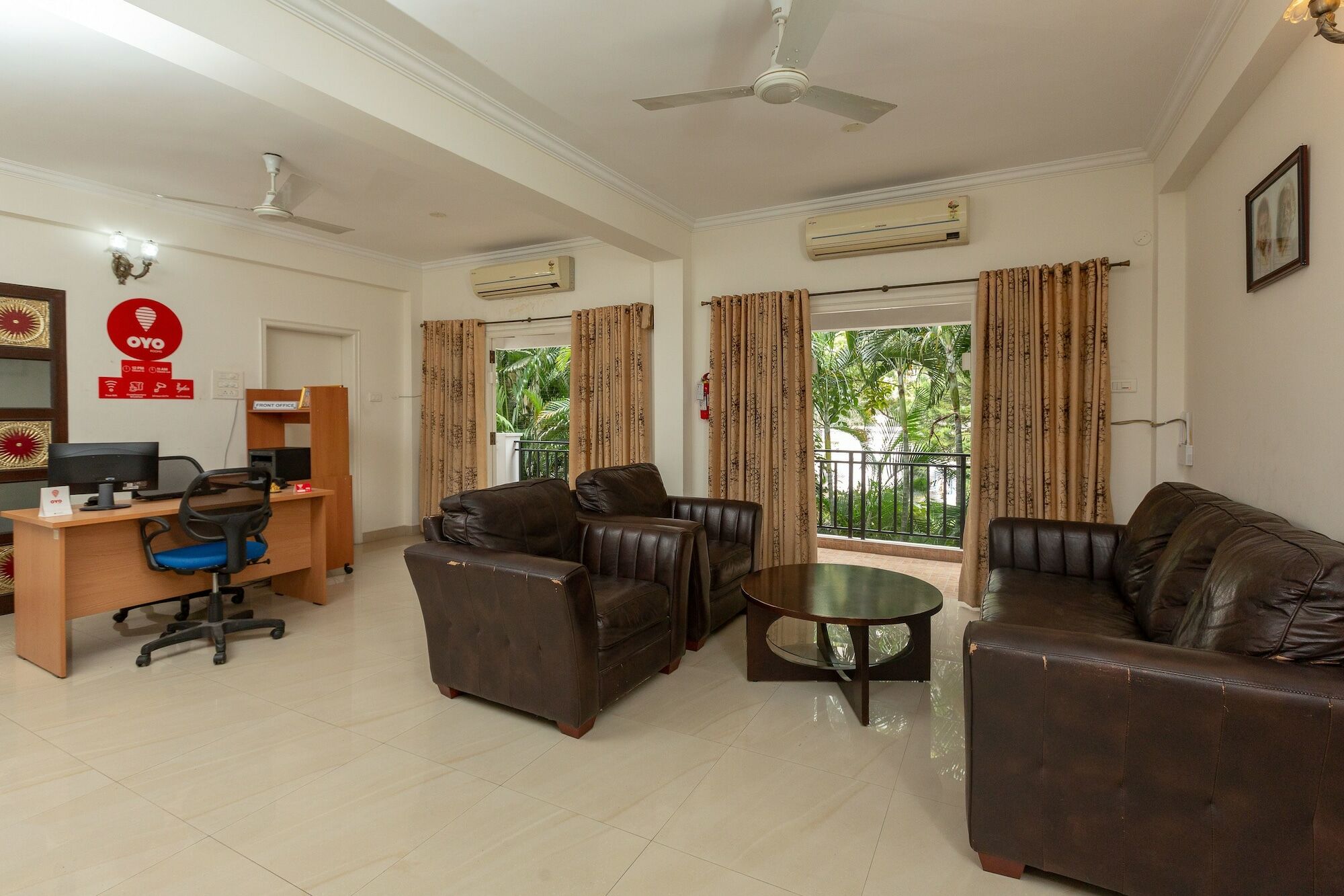 Oyo 23202 Cute Orange Service Apartments Madras Buitenkant foto