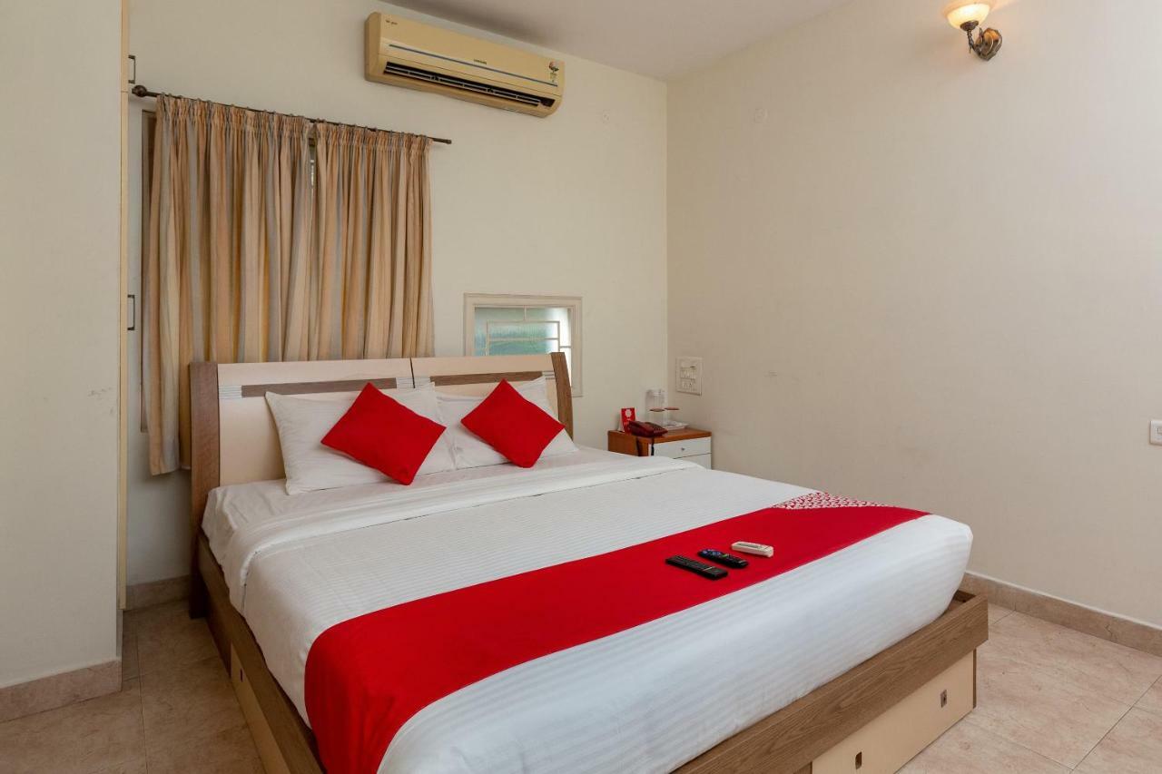 Oyo 23202 Cute Orange Service Apartments Madras Buitenkant foto