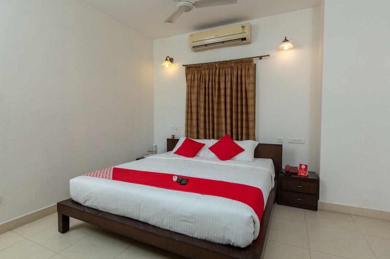 Oyo 23202 Cute Orange Service Apartments Madras Buitenkant foto